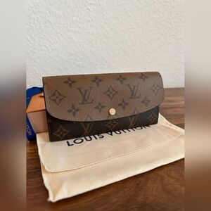 Louis Vuitton Brown Monogram Emilie Wallet